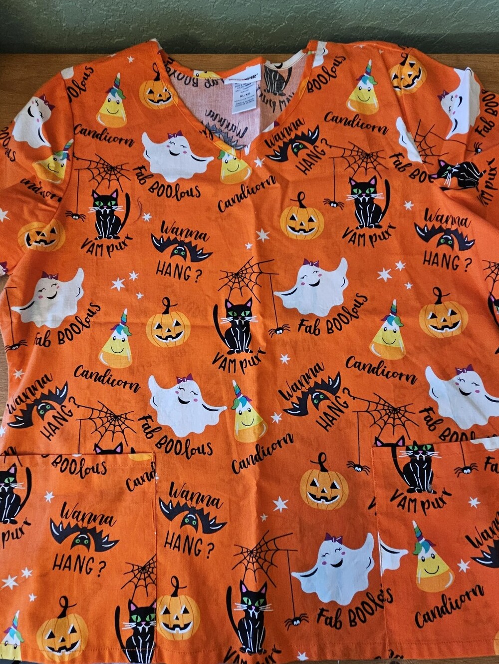 NWT- Scrubstar Halloween "Fa-BOO-lous" Print Scrub Top XL